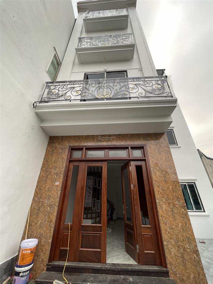 Nhà 4 tầng độc lập  3 thoáng  song phương, hoài đức