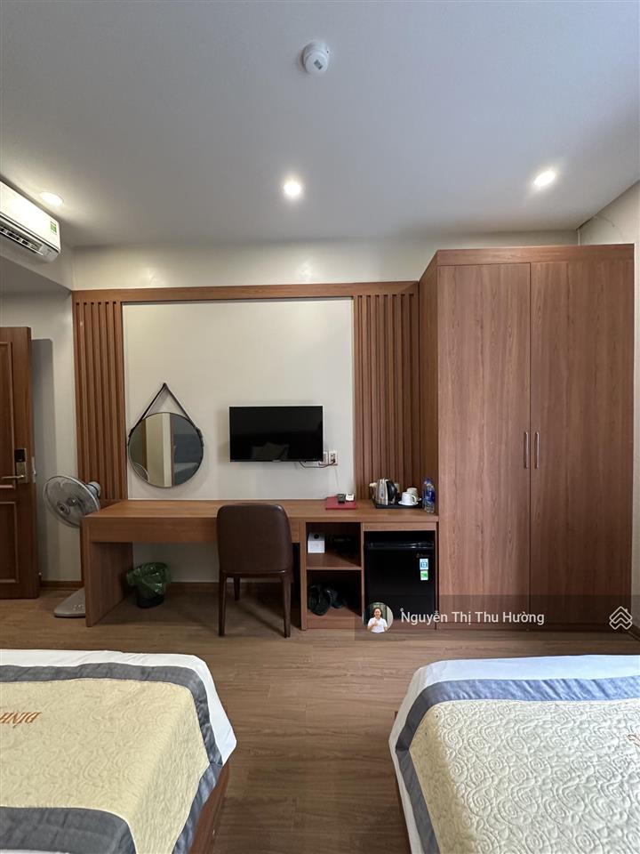 Rẻ khách sạn 16 phòng mặt đường hạ long full nội thất sẵn sổ đỏ cách biển 300m kinh doanh luôn hè