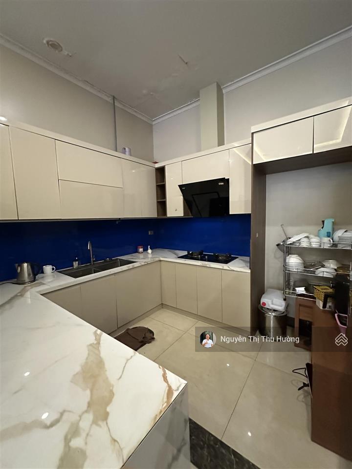 Rẻ khách sạn 16 phòng mặt đường hạ long full nội thất sẵn sổ đỏ cách biển 300m kinh doanh luôn hè