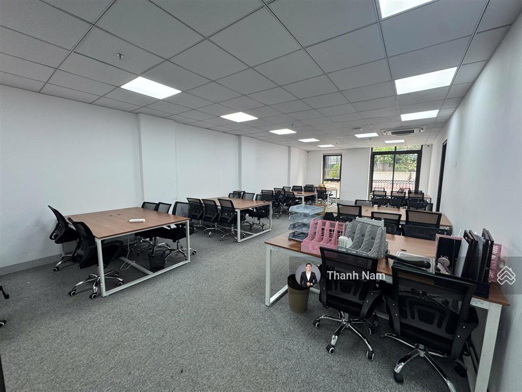 Còn hiếm có 1 sàn văn phòng tại 76 trần thái tông, cầu giấy dt 135m2 giá 25 triệu