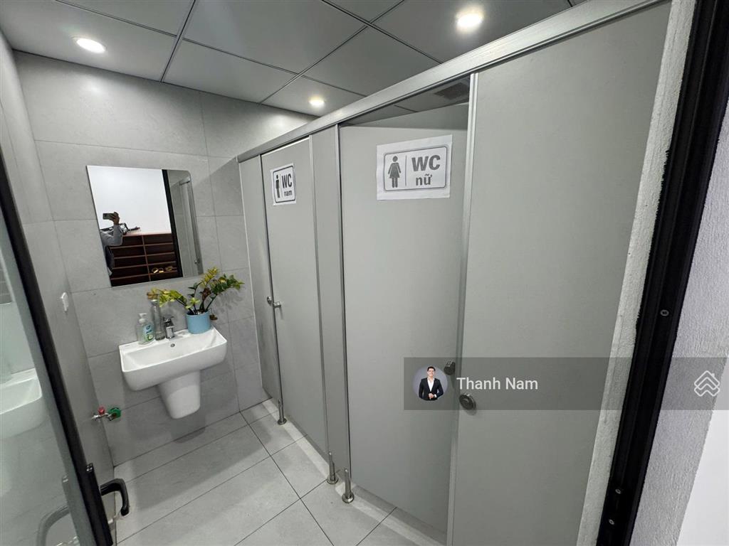 Còn hiếm có 1 sàn văn phòng tại 76 trần thái tông, cầu giấy dt 135m2 giá 25 triệu