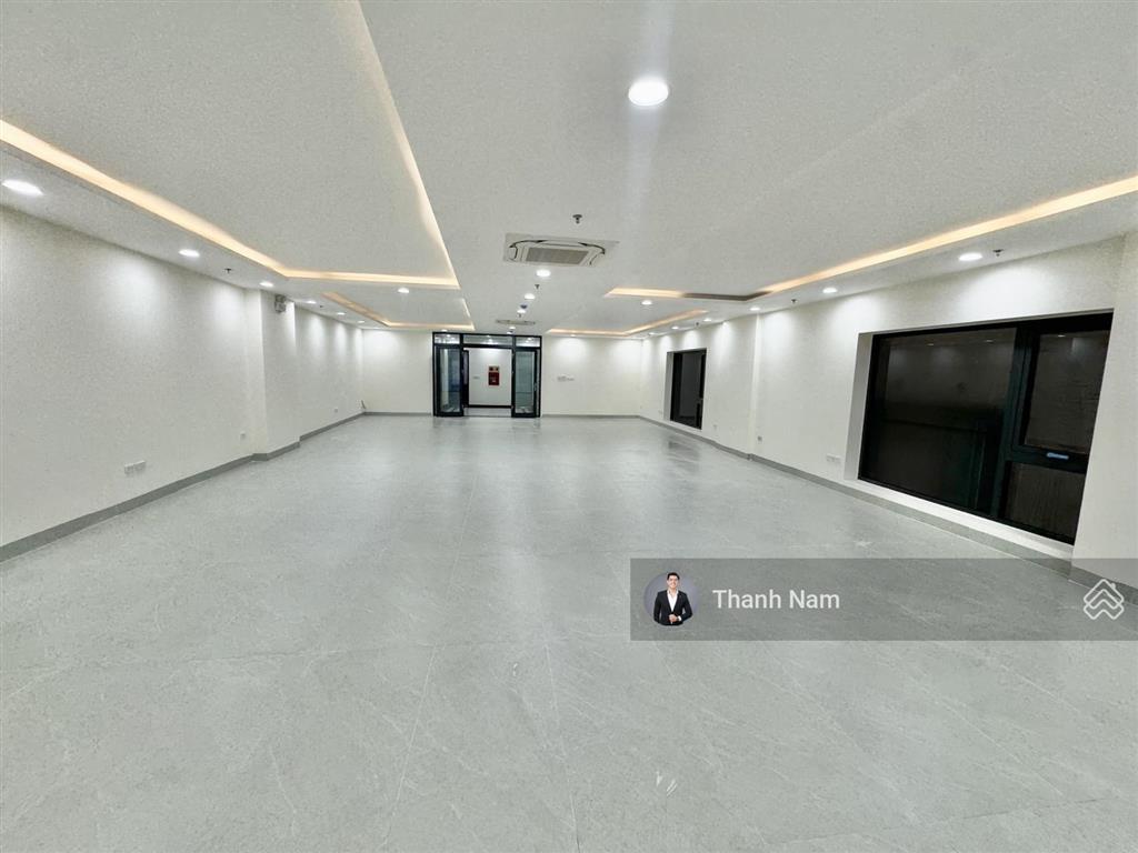 Cho thuê tòa văn phòng tại 92 nguyễn khánh toàn, cầu giấy dt 235m2 giá thuê 43 triệu, cho làm 24/7