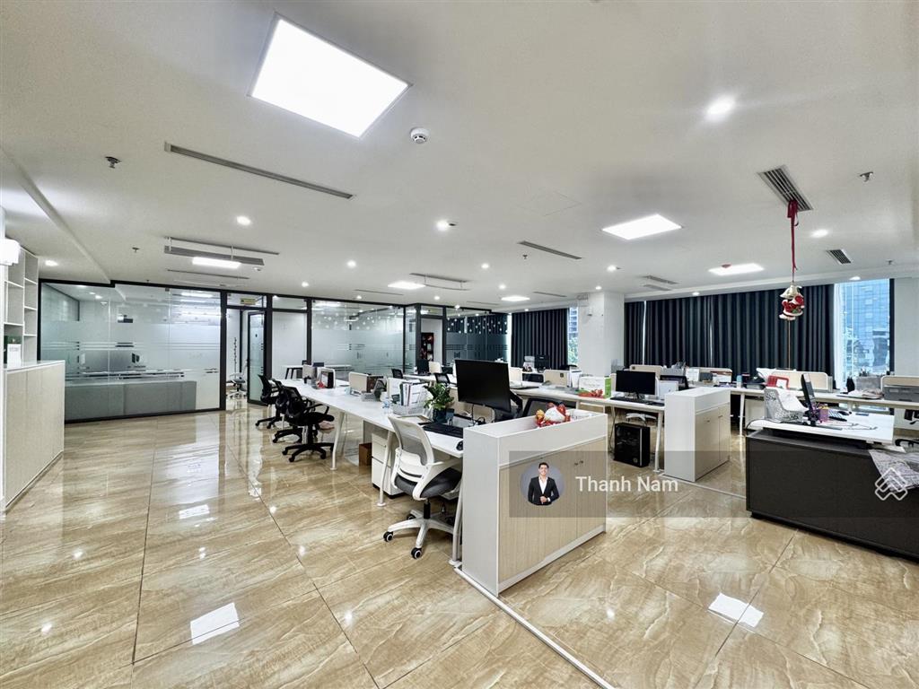 Cho thuê văn phòng tại lê văn lương, hoàng ngân, thanh xuân dt 225m2 giá 40tr có nội thất dùng free