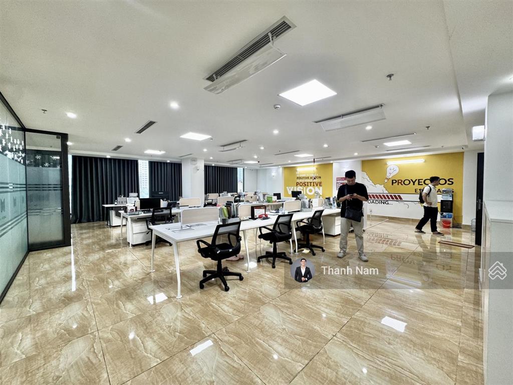 Cho thuê văn phòng tại lê văn lương, hoàng ngân, thanh xuân dt 225m2 giá 40tr có nội thất dùng free