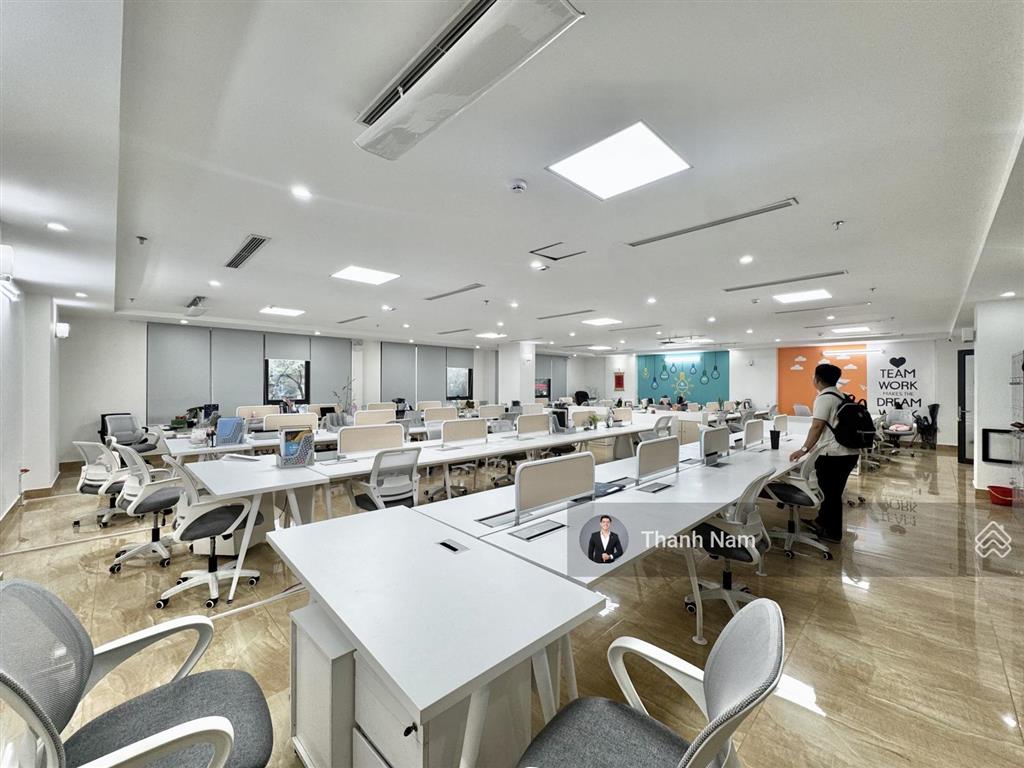 Cho thuê văn phòng tại lê văn lương, hoàng ngân, thanh xuân dt 225m2 giá 40tr có nội thất dùng free