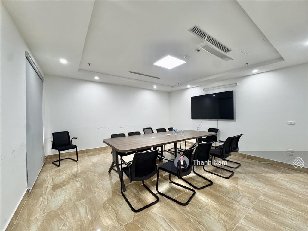 Cho thuê văn phòng tại lê văn lương, hoàng ngân, thanh xuân dt 225m2 giá 40tr có nội thất dùng free