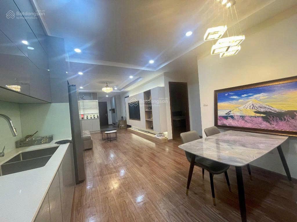 2pn view hồ tây  ban công đông  giá 9 tỷ cực hiếm