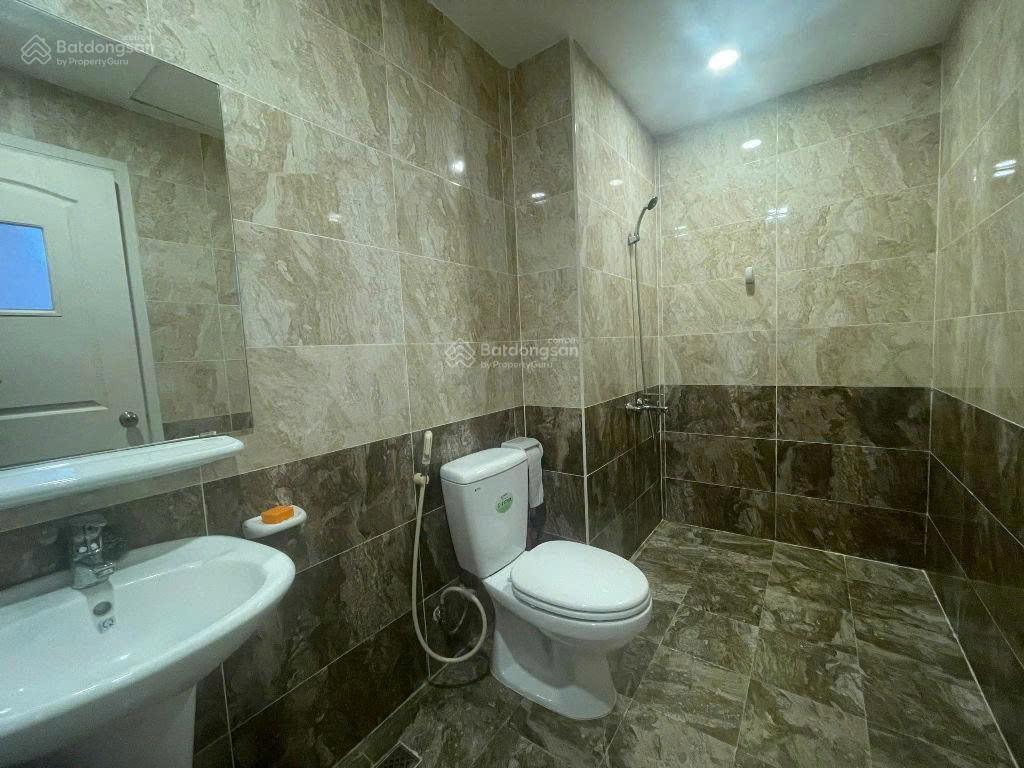 2pn view hồ tây  ban công đông  giá 9 tỷ cực hiếm