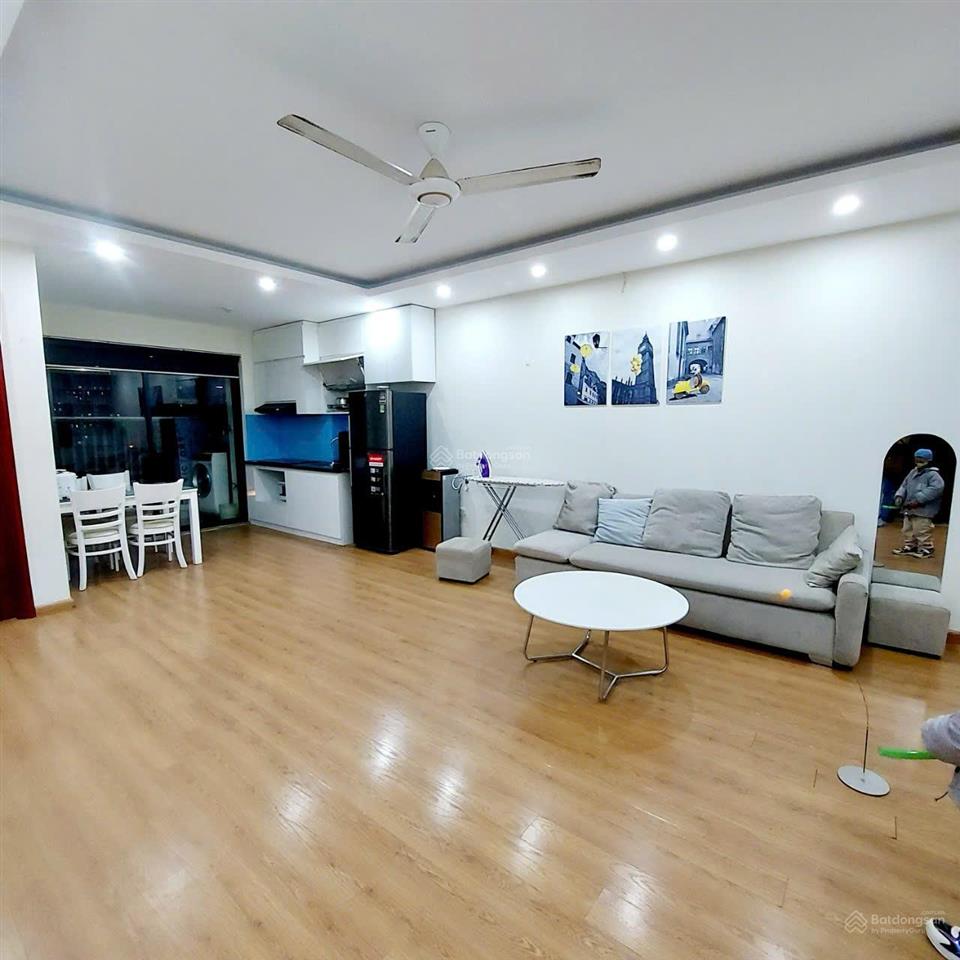 Cho thuê căn hộ 2 phòng ngủ chung cư 219 trung kính, cầu giấy full nội thất, giá 15tr/th