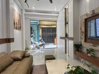 Mai dịchnhà xây mớingõ thông100m ra phố6 ngủ full nội thất40m*5 tầngmặt tiền 3.8m