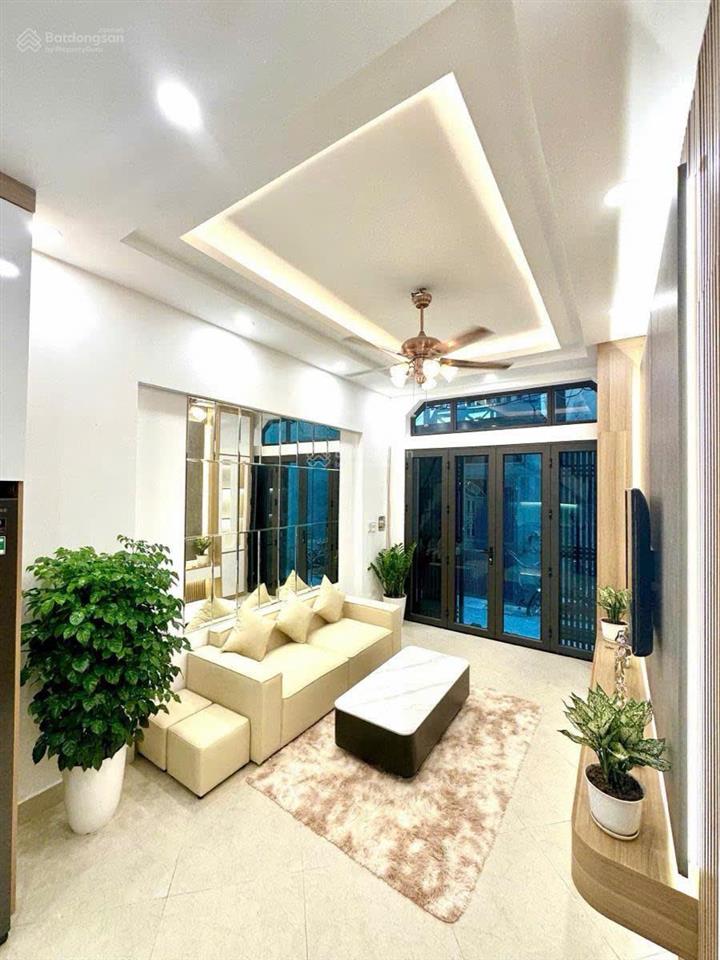 Mai dịch  lô góc 3 thoáng  100m ra phố  3 ngủ full đồ  35m2*5 tầng  mặt tiền 4m