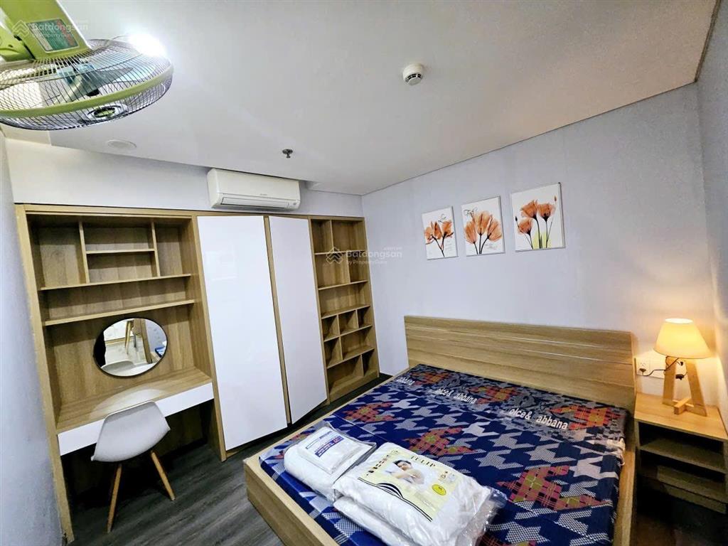 Trống sẵn căn hộ chung cư fhome 2pn, full nội thất tủ lạnh, ti vi, giường, máy giặt, tủ quần áo...