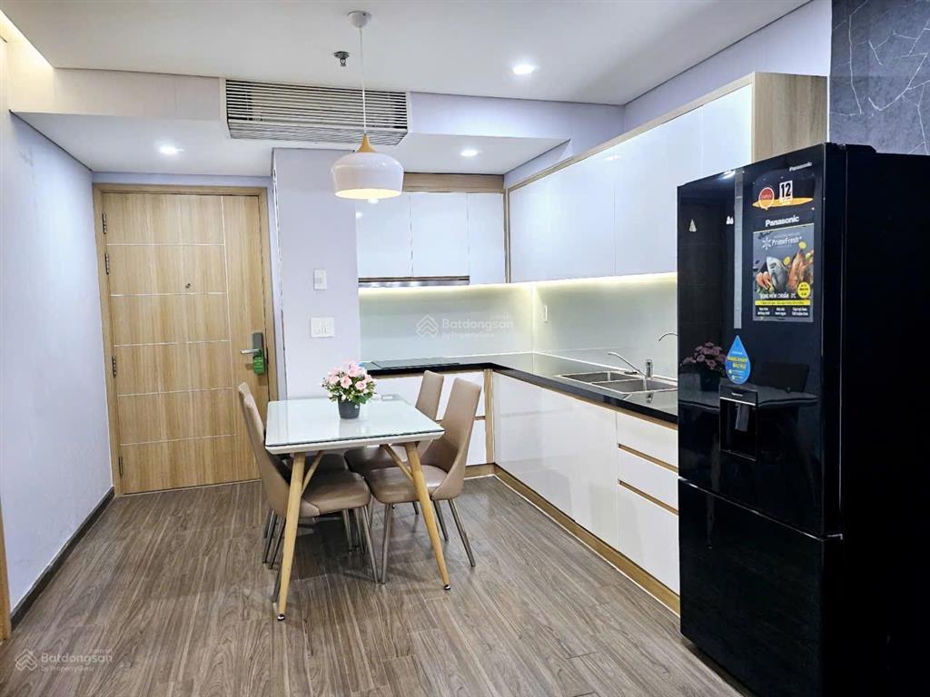 Trống sẵn căn hộ chung cư fhome 2pn, full nội thất tủ lạnh, ti vi, giường, máy giặt, tủ quần áo...