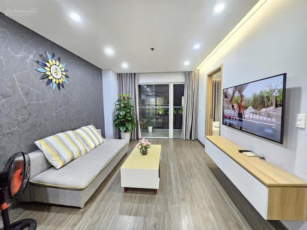 Trống sẵn căn hộ chung cư fhome 2pn, full nội thất tủ lạnh, ti vi, giường, máy giặt, tủ quần áo...
