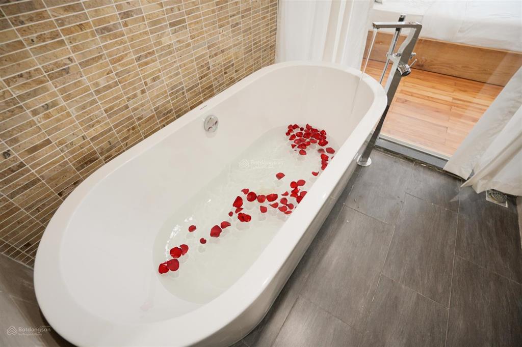 Trống sẵn căn 4pn fhome a  zendiamond. 290m2. full nội thất xịn sò. view sông hàn thơ mộng