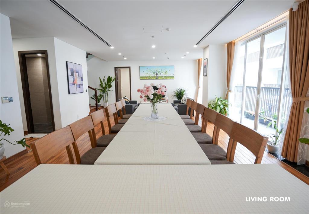 Trống sẵn căn 4pn fhome a  zendiamond. 290m2. full nội thất xịn sò. view sông hàn thơ mộng