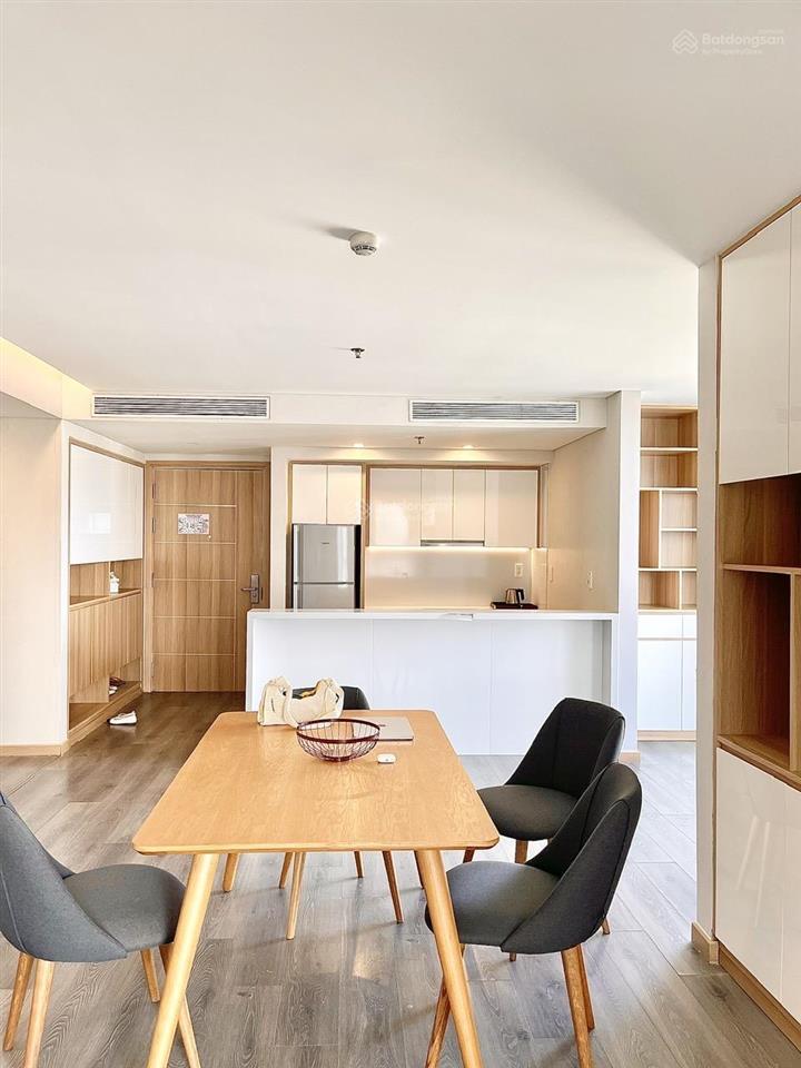 Trống sẵn căn hộ fhome 2pn, 104m2. full nội thất, chỉ xách vali vào ở