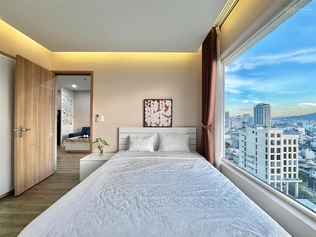 Trống sẵn căn hộ fhome 2pn, 104m2. full nội thất, chỉ xách vali vào ở