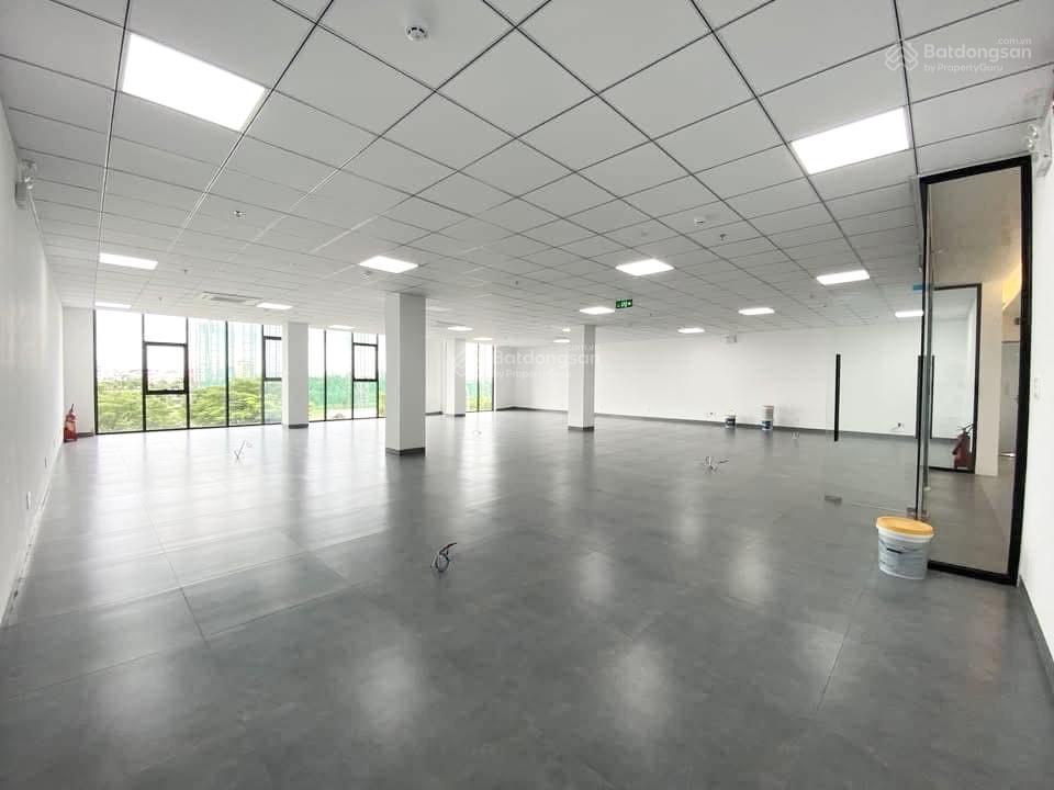 Trống sẵn văn phòng 160m2 đường xuân thuỷ, cẩm lệ, đà nẵng. free để xe máy, phí quản lý