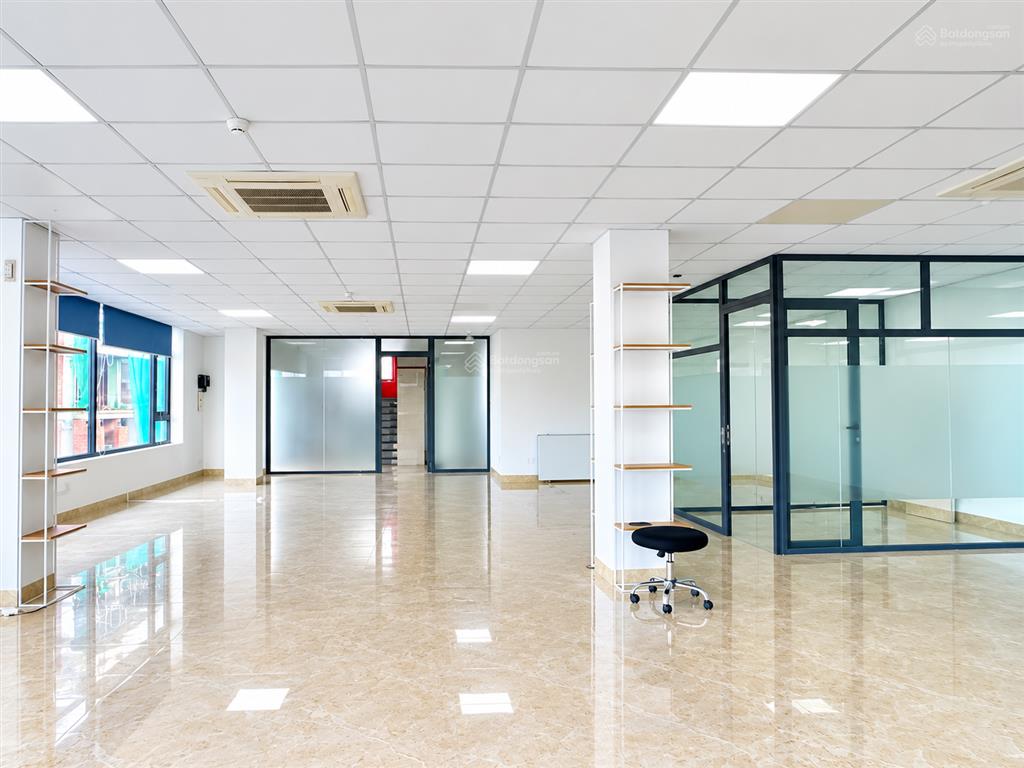 Cho thuê văn phòng đường nguyễn văn linh. 175m2 (gần sân bay đà nẵng). giá rẻ chỉ 25 triệu/tháng
