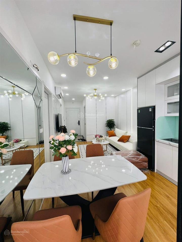 Cho thuê căn hộ 2pn 2wc, diện tích 62m²,full nội thất cao cấp  giá 12 triệu  0906 241 ***