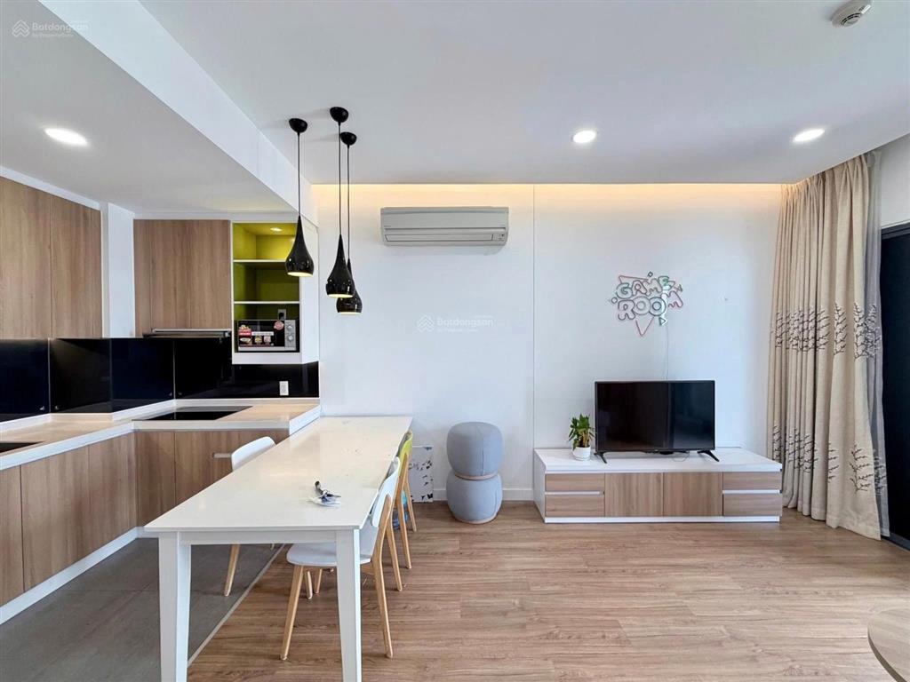 Chủ đi định cư bán căn hộ chung cư tại sky garden i, 1.95tỷ, 71m2 2pn 2wc quận 7