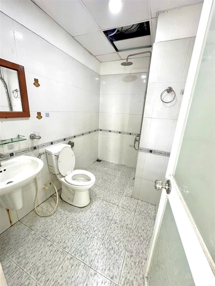 Bán gấp cc 72m2 giá 1.65tỷ tại khu dân cư phú lợi, quận 8, 2pn 2wc