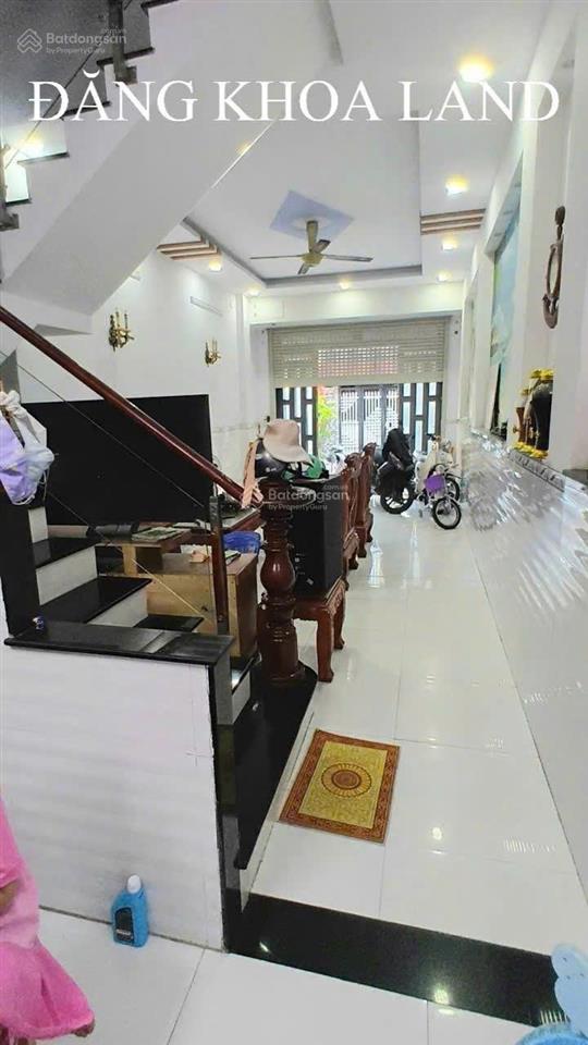 Đẹp rẻ  nhà 3 tầng hxh khu dân trí  gần metro  gần vincom  dt 60m2  giá 7,35 tỷ