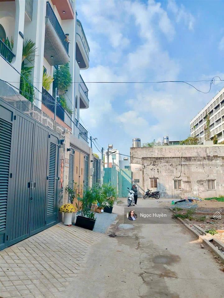 1 lô duy nhất  bán đất dt  66m2 ( 4,35m x15m ) giá tốt 4.8 tỷ  hẻm xe hơi  cạnh vđ2