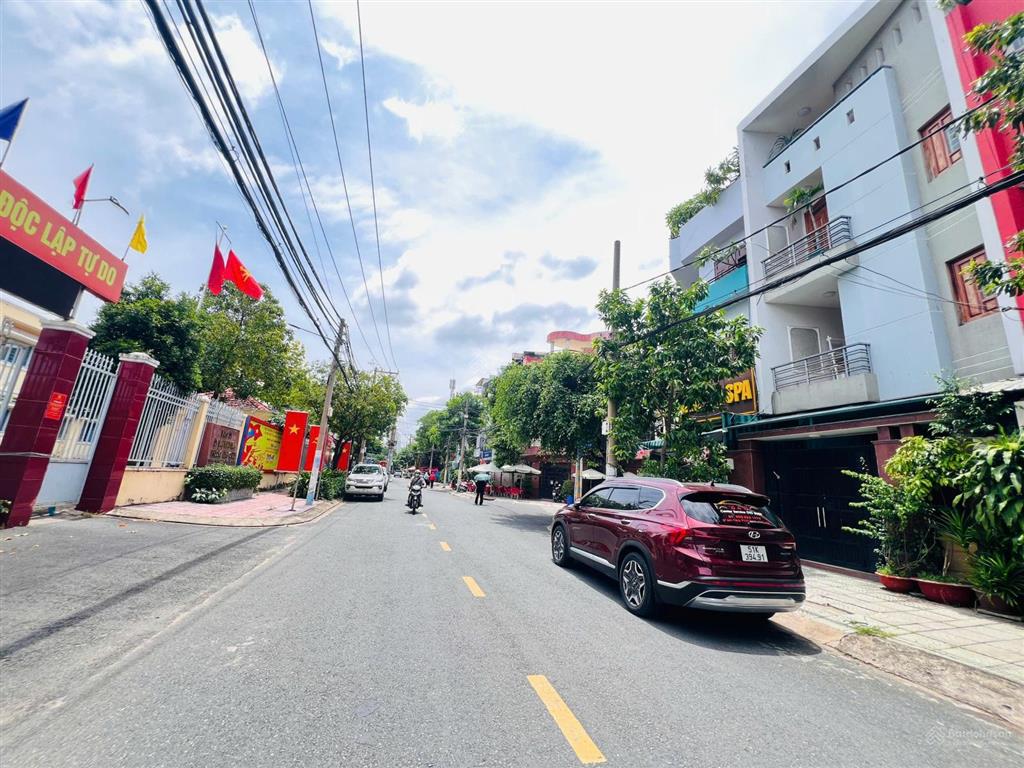 Quá víp  ngay hoàng diệu 2  nhà 3 tầng  8 phòng  thu nhập 22tr/th  dt 104m2  giá 9,3 tỷ