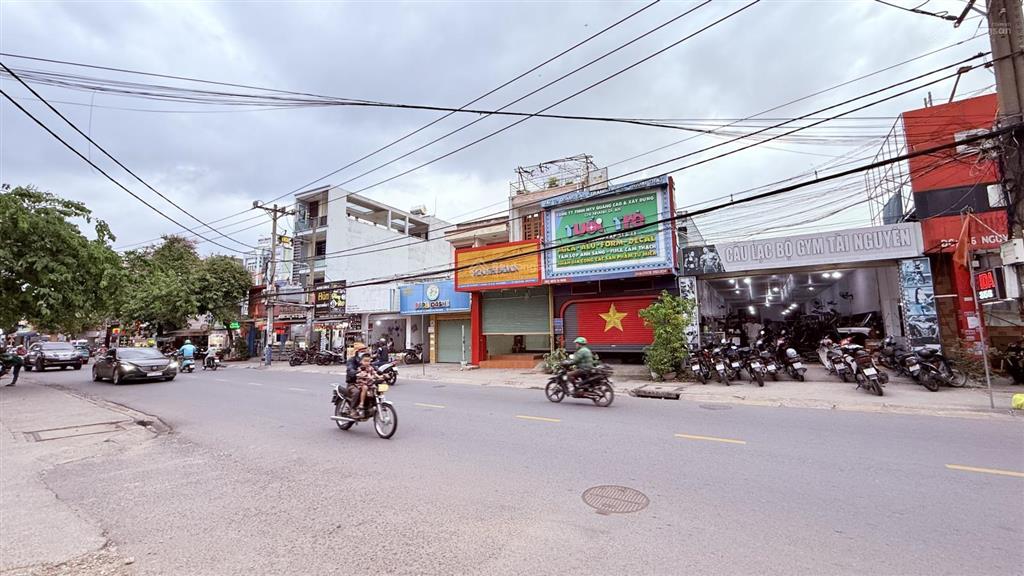 Nhà 2 tầng mặt tiền  nguyễn tri phương  giáp thủ đức  giá chỉ 58tr/m2