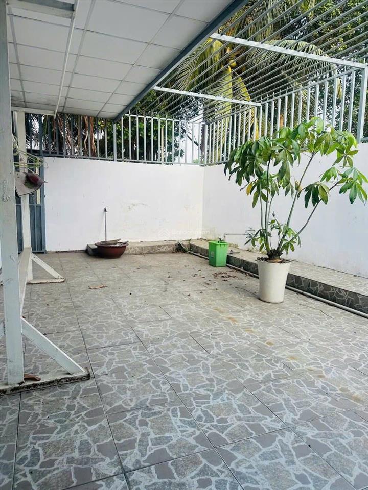 Bán gấp  nhà 3 tầng mặt tiền  mặt tiền đường số 2  dt 193m²  giá 10,5 tỷ