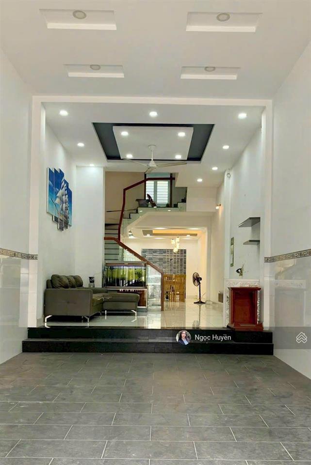 Ngộp bank  nhà 3 tầng  hxh  dt 100m2  giá 7,2 tỷ  tô ngọc vân 
