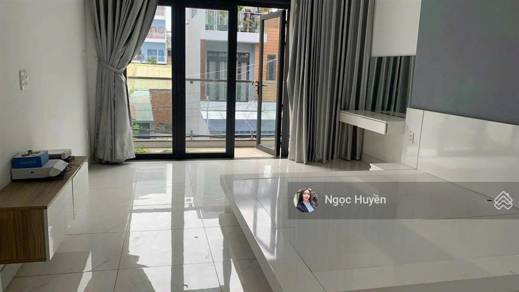 Ngộp bank  nhà 3 tầng  hxh  dt 100m2  giá 7,2 tỷ  tô ngọc vân 