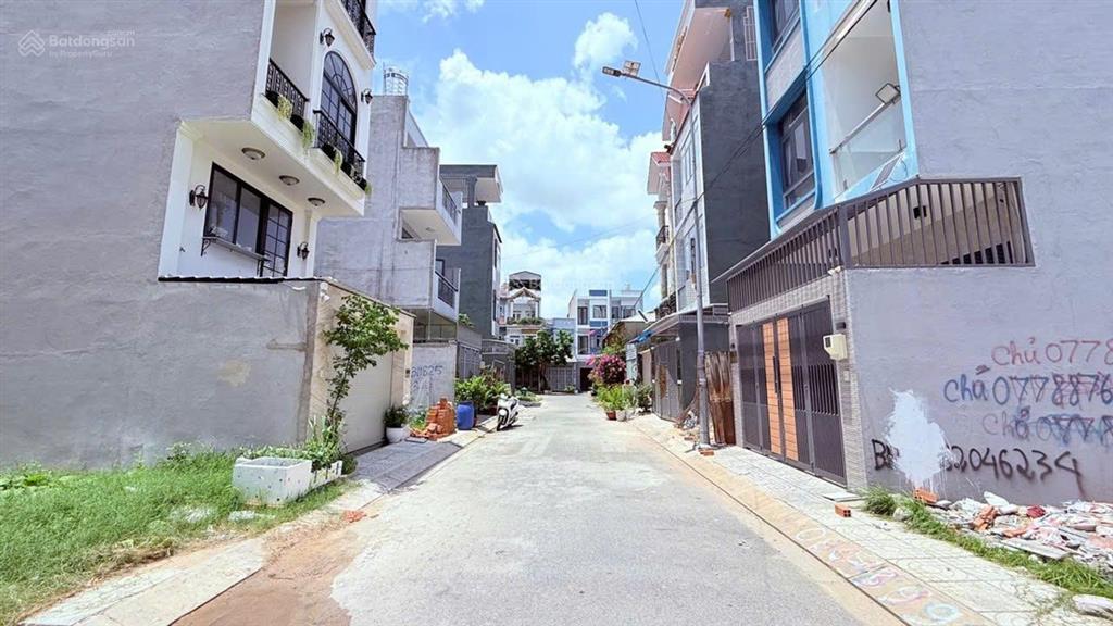 Sót 1 lô đẹp  đường nhựa + lề  7m  tam bình giá 4,2 tỷ  gần vành đai 2