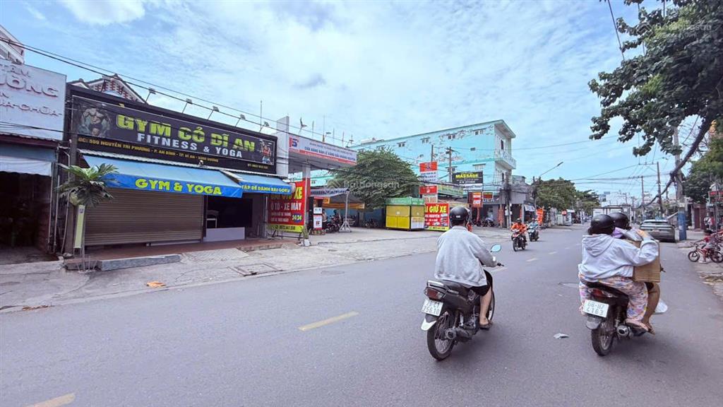 Mặt tiền hẻm nguyễn tri phương  kinh doanh tốt  dt 135m2  giá 6 tỷ  thu 14tr/th