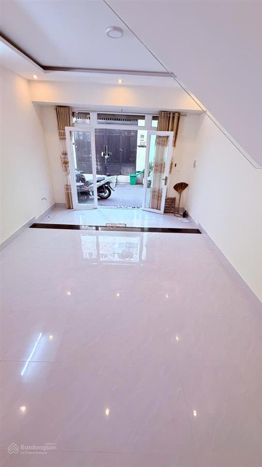 Cực hiếm  nhà 2 tầng  hẻm xe hơi  gần vạn phúc  giá 6,5 tỷ  sổ đẹp hoàn công đủ