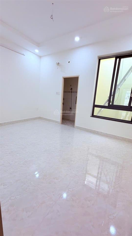 Cực hiếm  nhà 2 tầng  hẻm xe hơi  gần vạn phúc  giá 6,5 tỷ  sổ đẹp hoàn công đủ