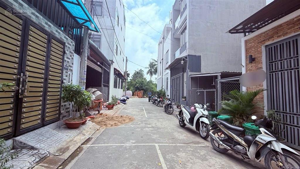 Siêu phẩm nhà c4 ql13  dt 54,6m2  giá 5,05 tỷ  gần vạn phúc 