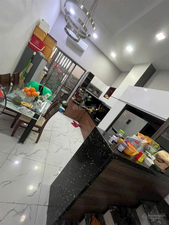 Quá ngộp  bán nhà 2 tầng  hxh  đs 8. linh xuân  giá 55tr/m2  sân ô tô
