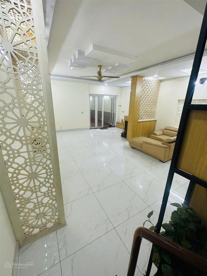 Bán gấp  nhà 3 tầng mặt tiền  mặt tiền đường số 2  dt 107m2  giá 9,3 tỷ