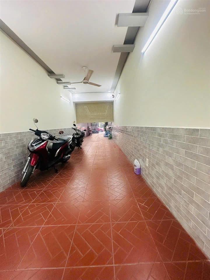 Bán gấp  nhà 3 tầng mặt tiền  mặt tiền đường số 2  dt 107m2  giá 9,3 tỷ