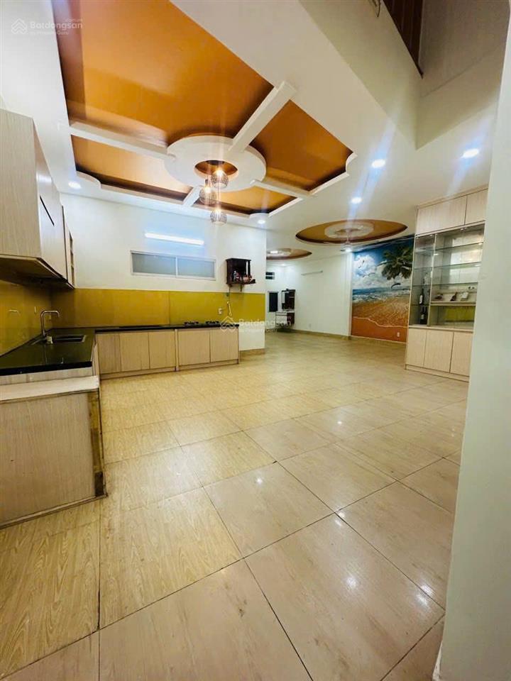 Bán gấp  nhà 3 tầng mặt tiền  mặt tiền đường số 2  dt 107m2  giá 9,3 tỷ