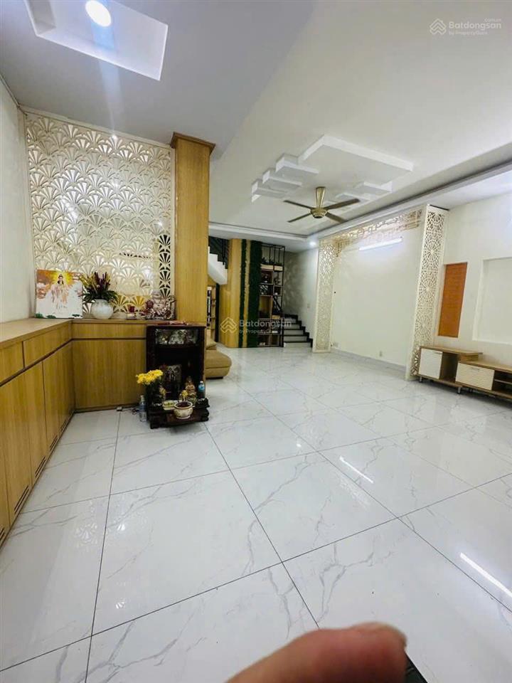 Bán gấp  nhà 3 tầng mặt tiền  mặt tiền đường số 2  dt 107m2  giá 9,3 tỷ