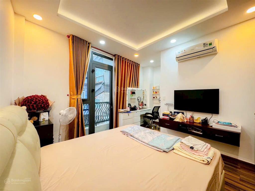 Bán gấp  nhà 3 tầng  hxh  gần vành đai 2  dt 90m2 giá 7,9 tỷ