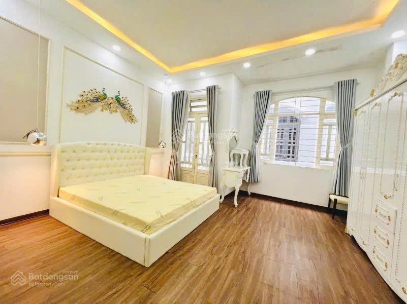 Bán gấp  nhà 3 tầng  hxh  gần vành đai 2  dt 90m2 giá 7,6 tỷ
