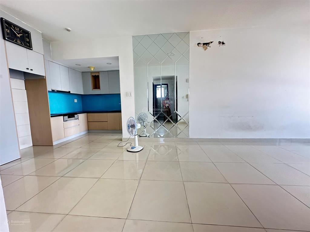 Bán căn chung cư ruby giá tốt 2pn  2wc 4 tỷ nhà mới, nội thất cơ bản, sổ hồng sẵn hỗ trợ vay bank