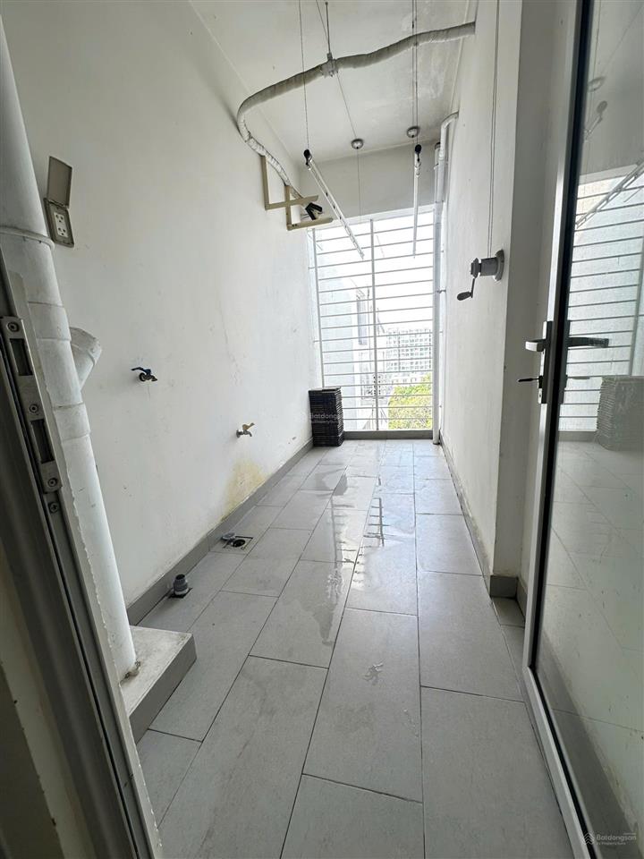 Bán căn chung cư ruby giá tốt 2pn  2wc 4 tỷ nhà mới, nội thất cơ bản, sổ hồng sẵn hỗ trợ vay bank