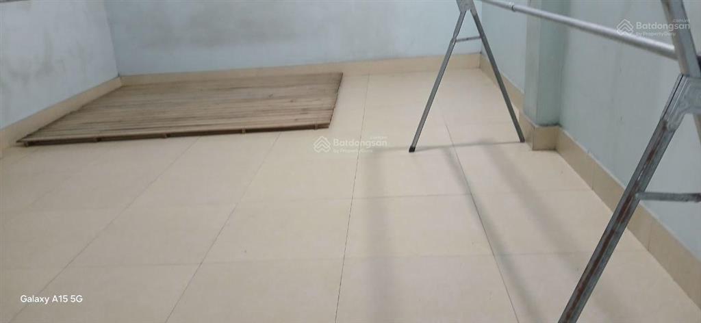 Cho thuê 3,5 triệu nhà 2 tầng mặt tiền rộng, diện tích 60m² vị trí trung tâm