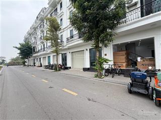 Lk ô tô tránh kinh doanh mt quyền lưc 62mx5 tângtrong khu đô thj lucxury hiếm có nhà mt to nhà đẹp